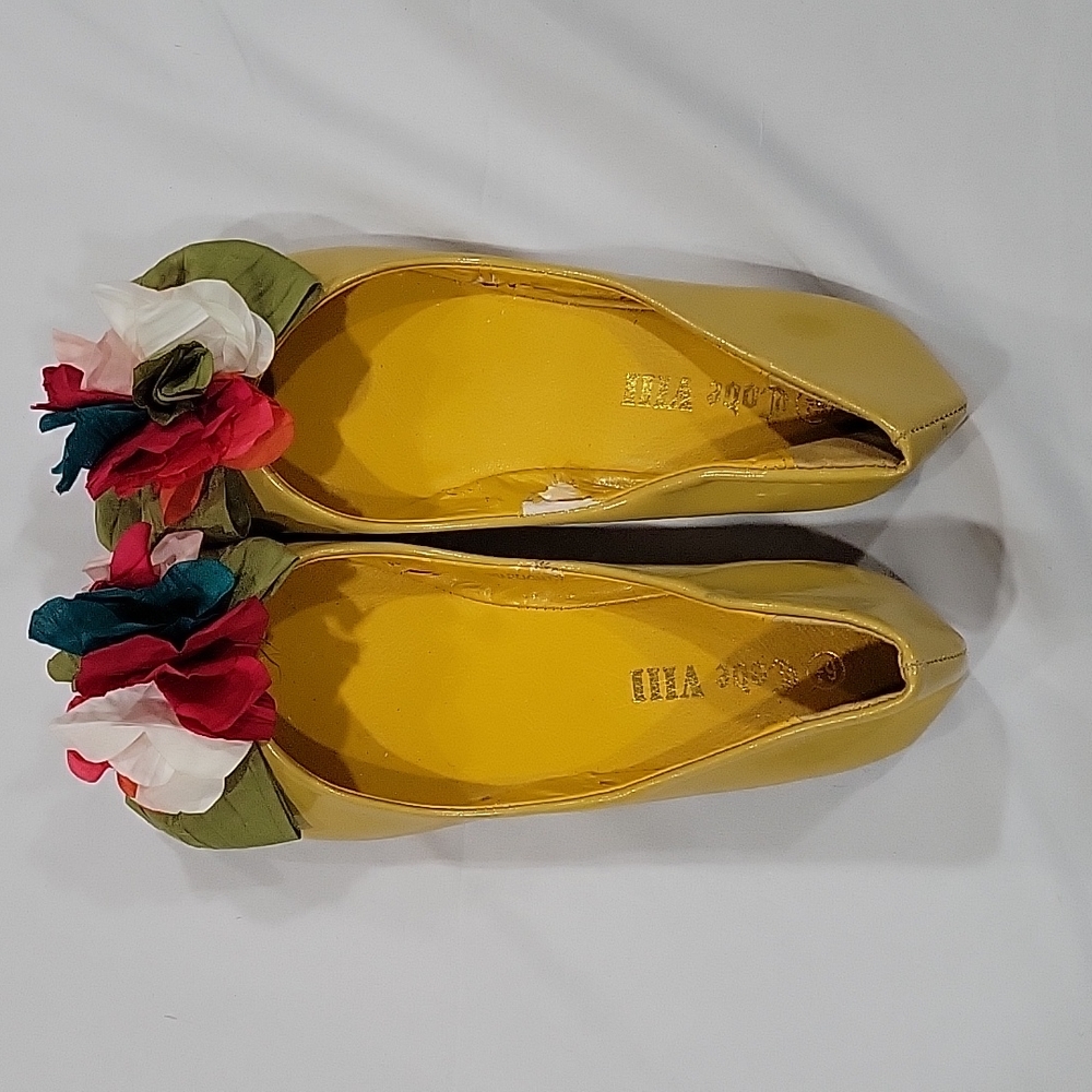 Shoes - Picture 4 of 4
